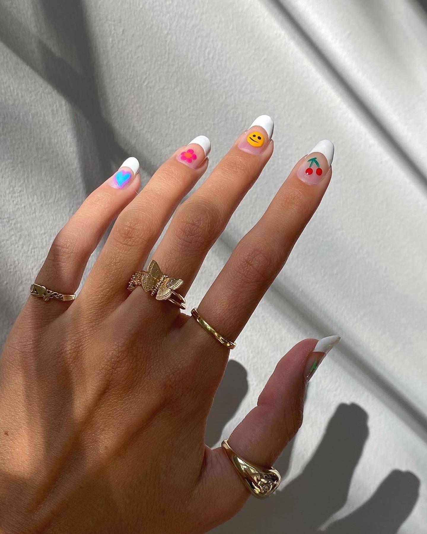 손톱에도 여름장착 완료!!🏖💅🏻 이미지