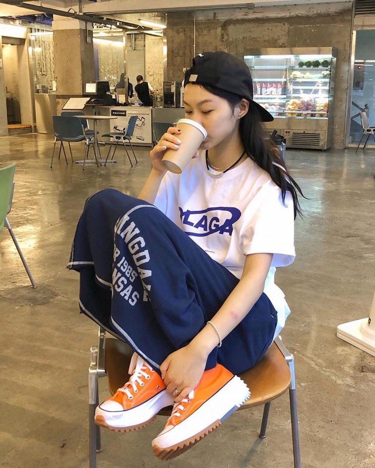 패션의 완성은 운동화👟🧡 이미지