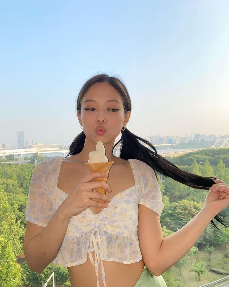 크롭 블라우스는 요렇게🍨 이미지