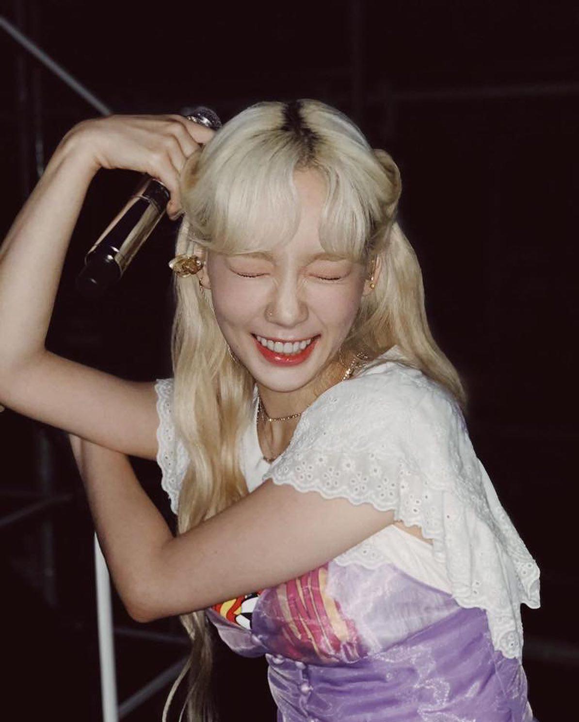 뿌리 흑발로 자라기 금지❌💛 이미지4