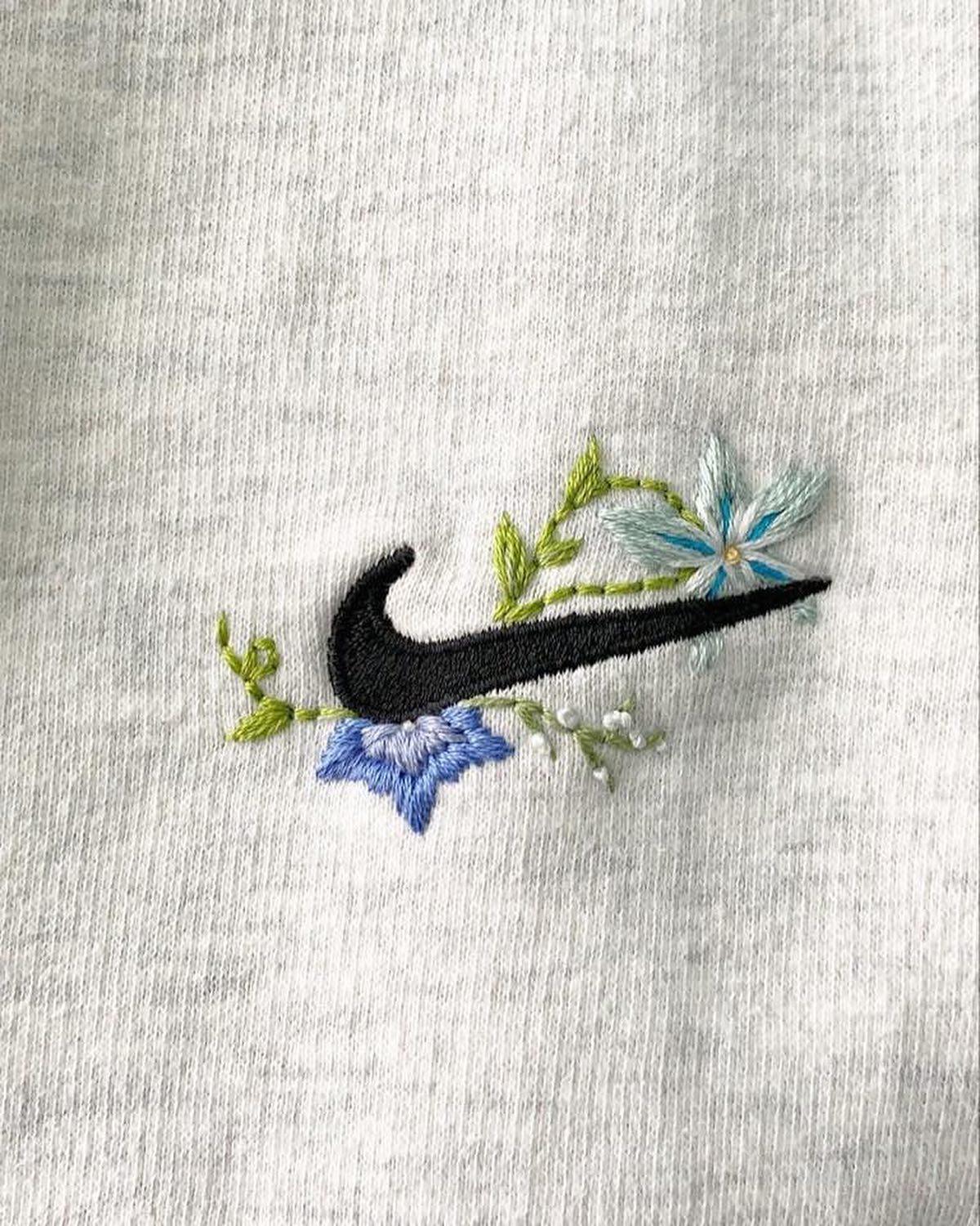 로고에 예쁜 자수 더하기🌷🧵 이미지