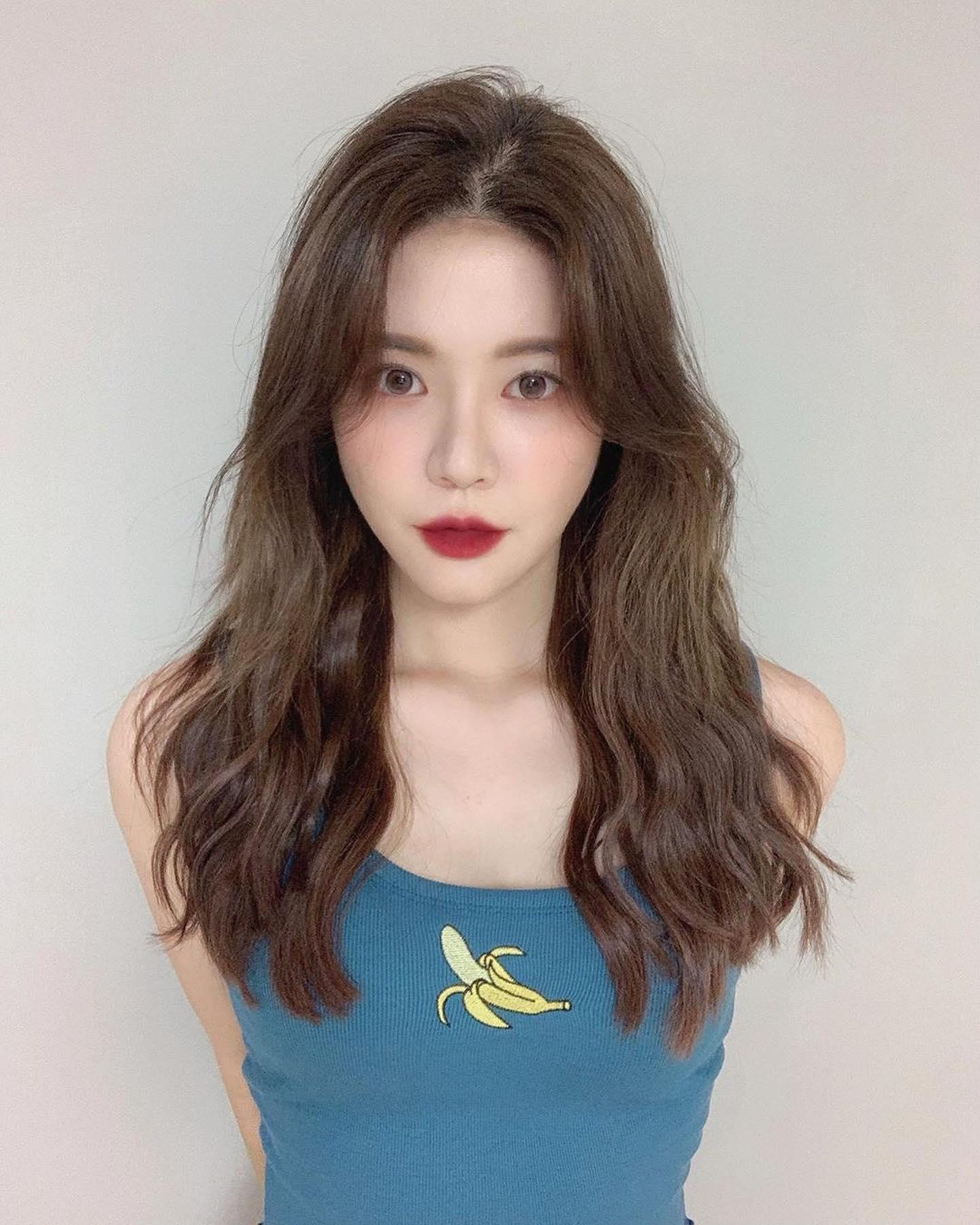 팔색조 매력 배우 민효원🍌💙 이미지