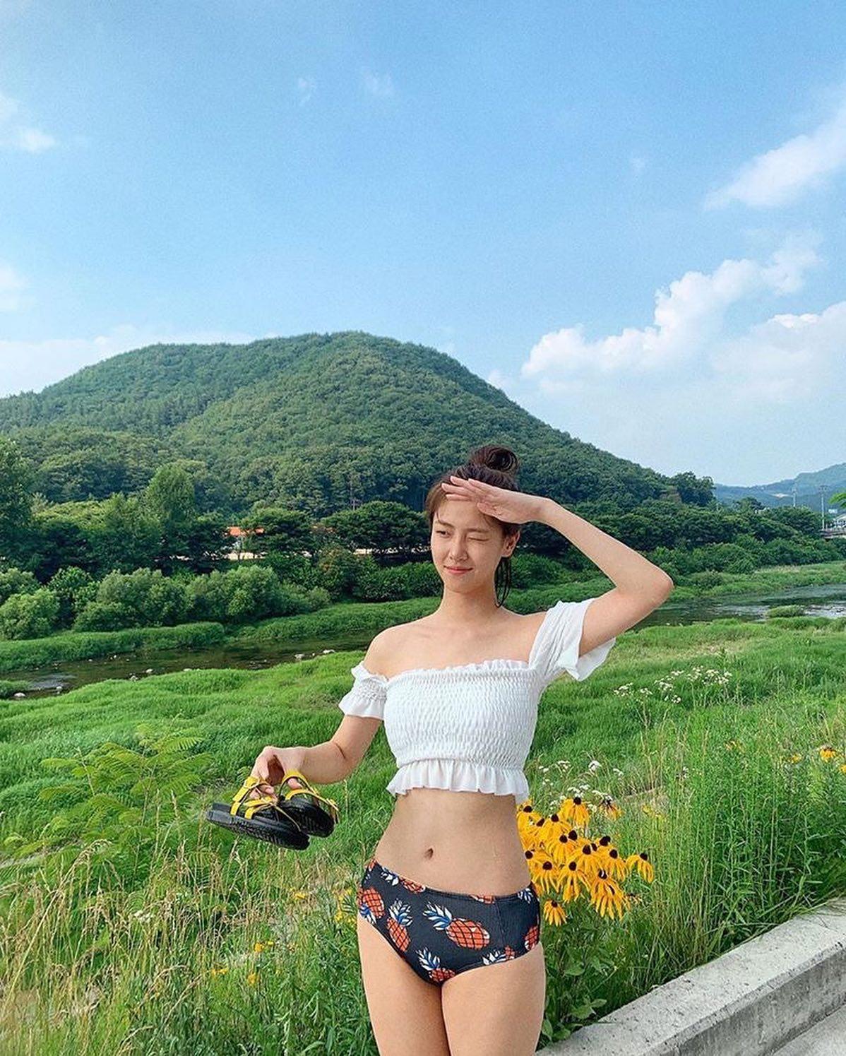 무더위에도 빛나는 룩💛배다빈 이미지6