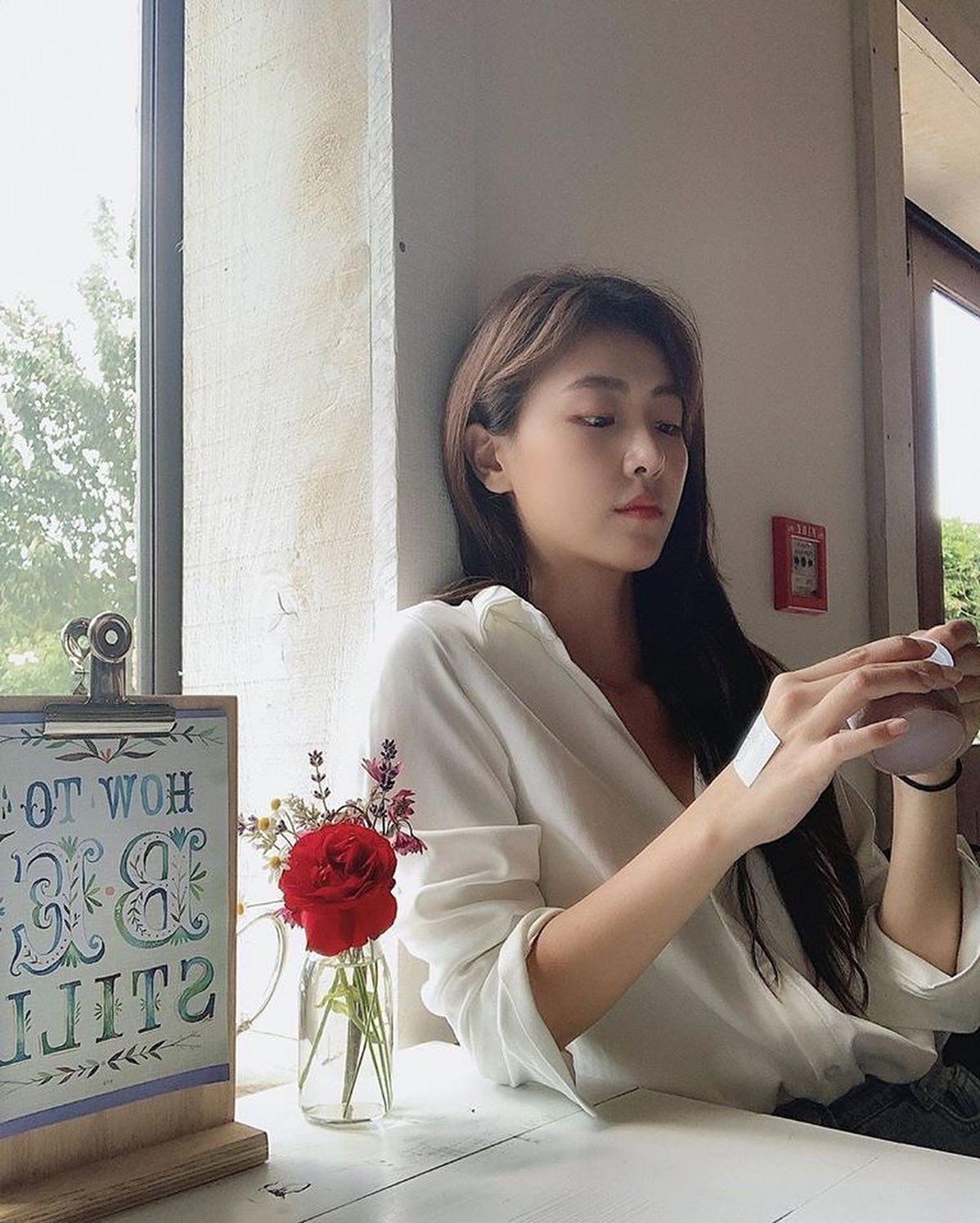 무더위에도 빛나는 룩💛배다빈 이미지7