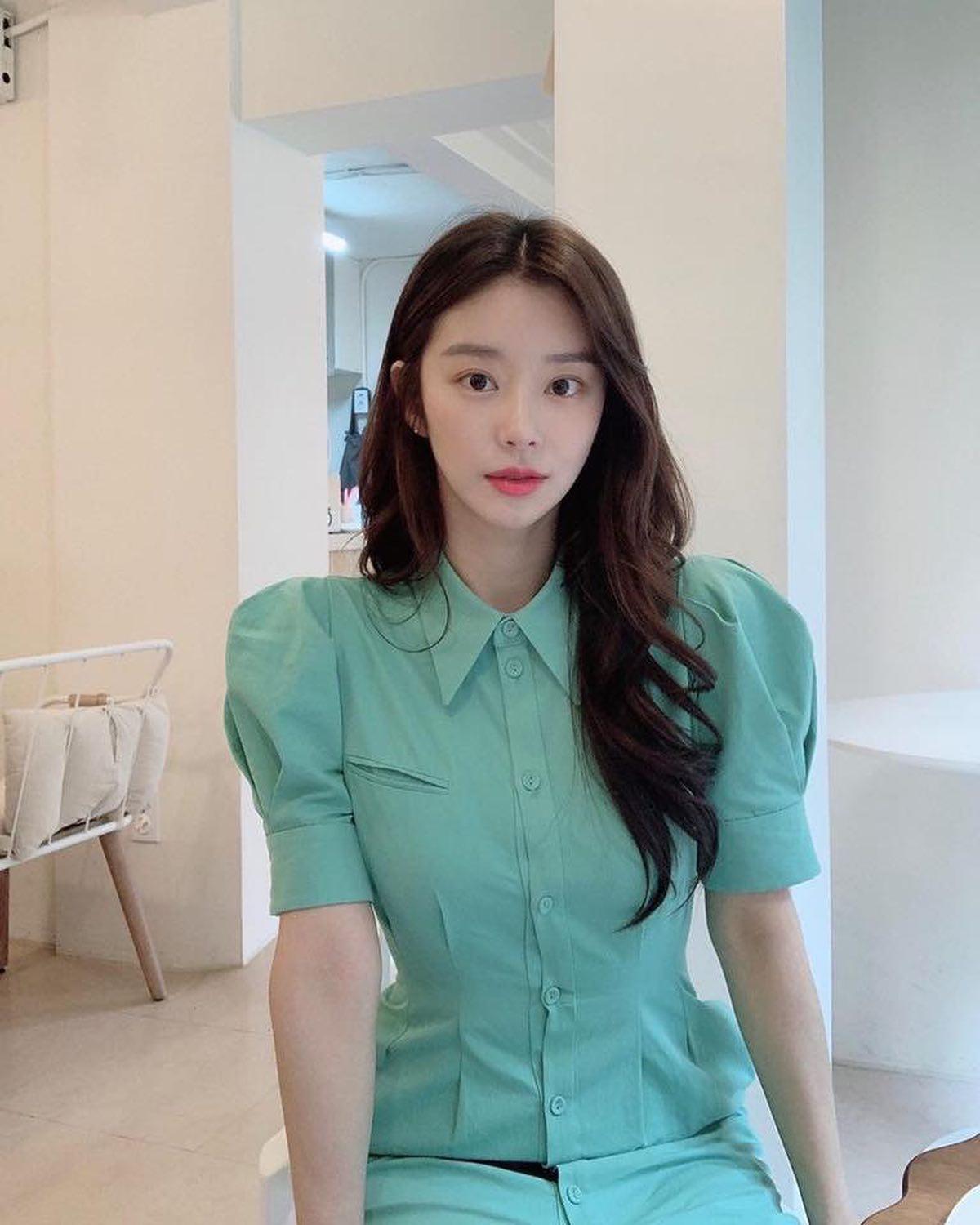 청순 그 자체 이주빈🤍💚 이미지