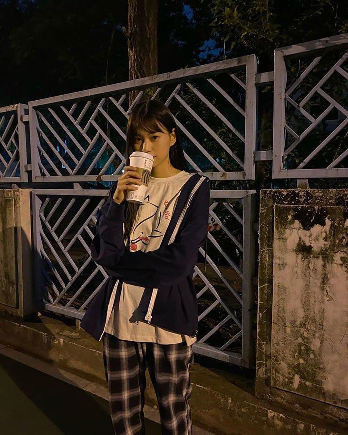 수수한 스타일링 찰떡 김도연💙 이미지