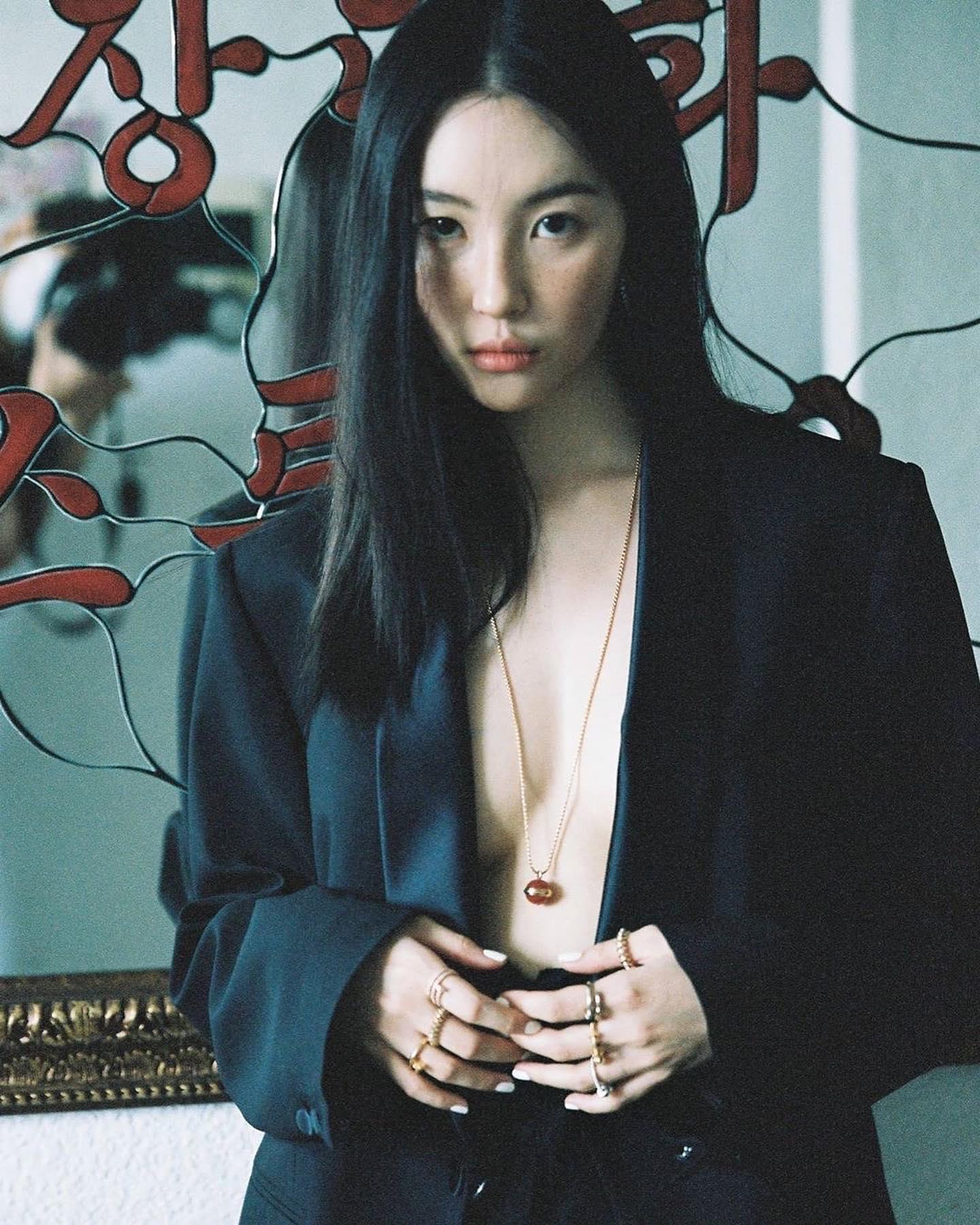 새로운 이미지로 컴백🔥🖤선미 이미지
