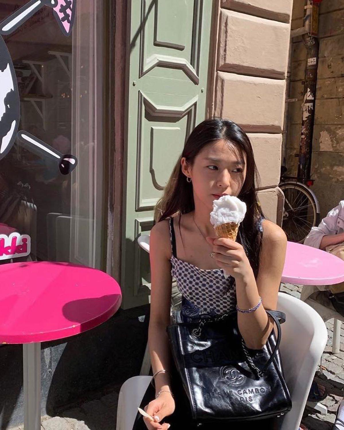 여름에 더 빛나는 구릿빛 피부☀️ 이미지