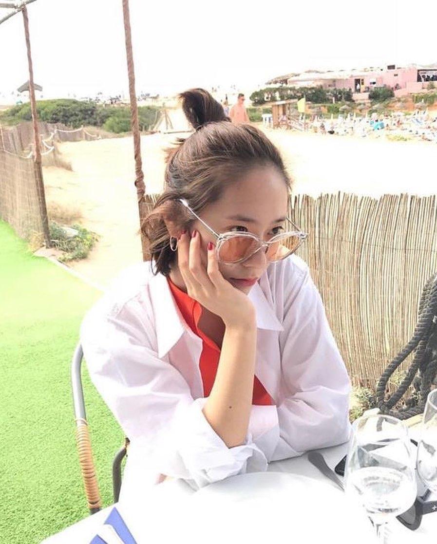 선글라스로 시크미 뿜뿜😎 이미지