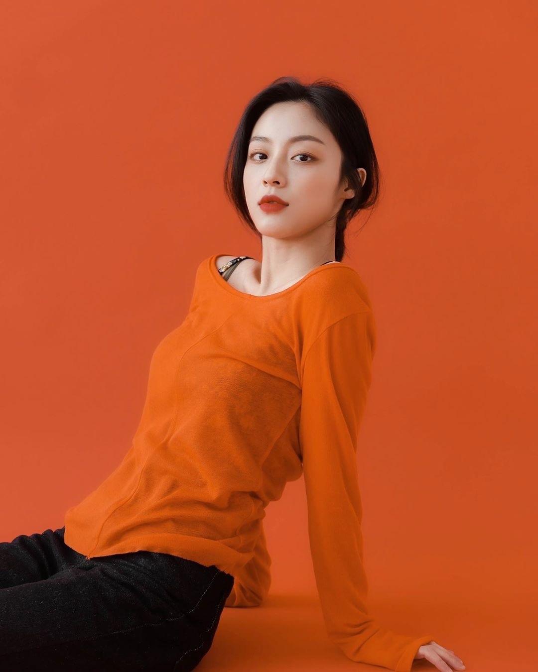 세련미 교과서 배우 강민아❤️ 이미지