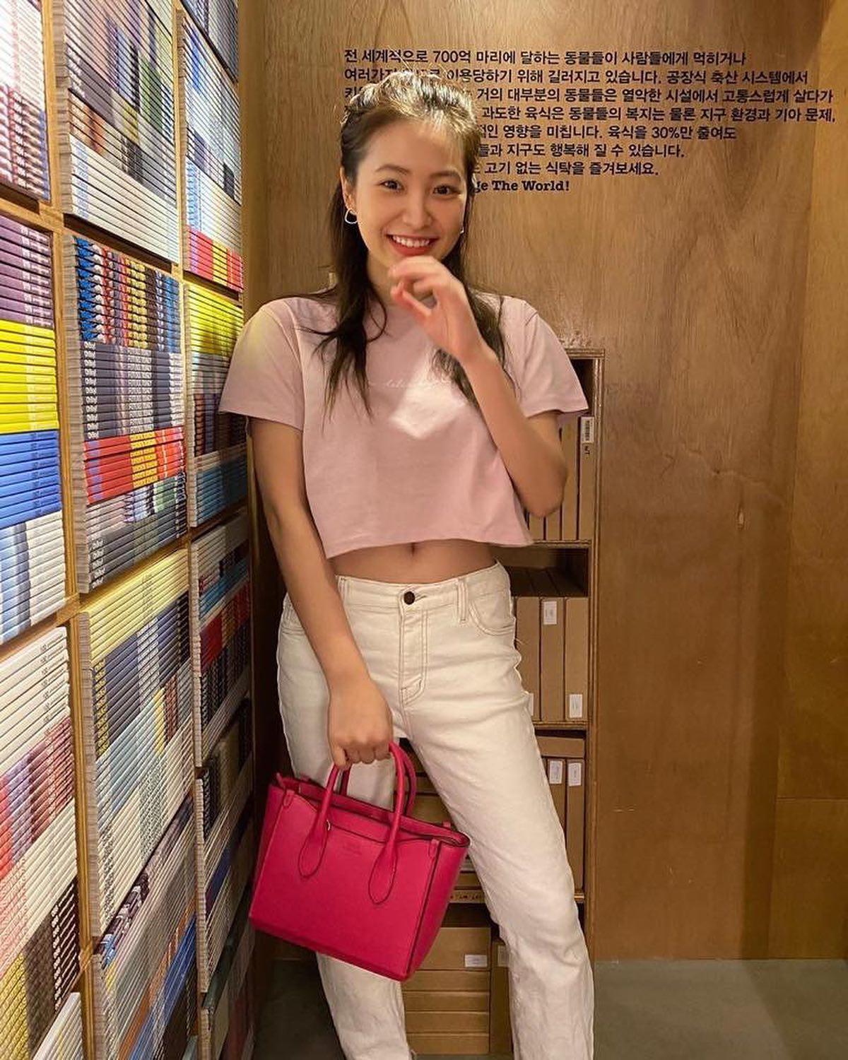 데일리룩에 베이비핑크🍑한방울 이미지