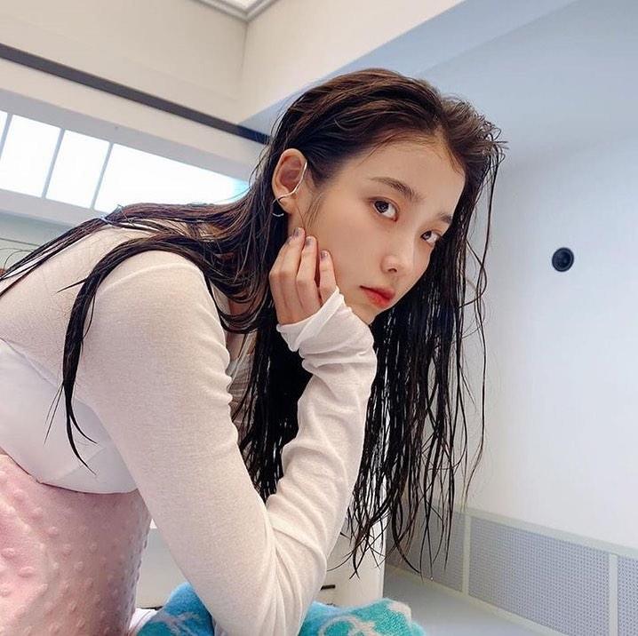 아이유 드디어 컴백,,💘 에잇🤘🏻 이미지