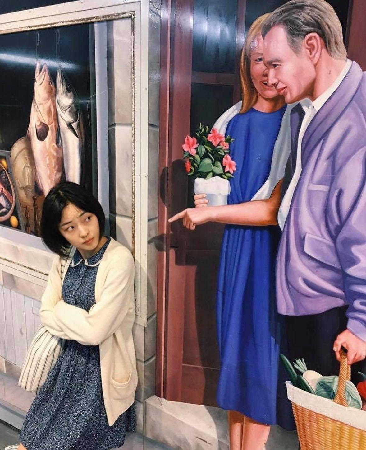가볍게 에코백 들기 🛍 이미지