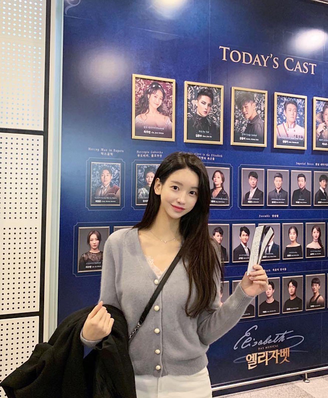 청초한 미모 이효나 스타일링🍒 이미지9