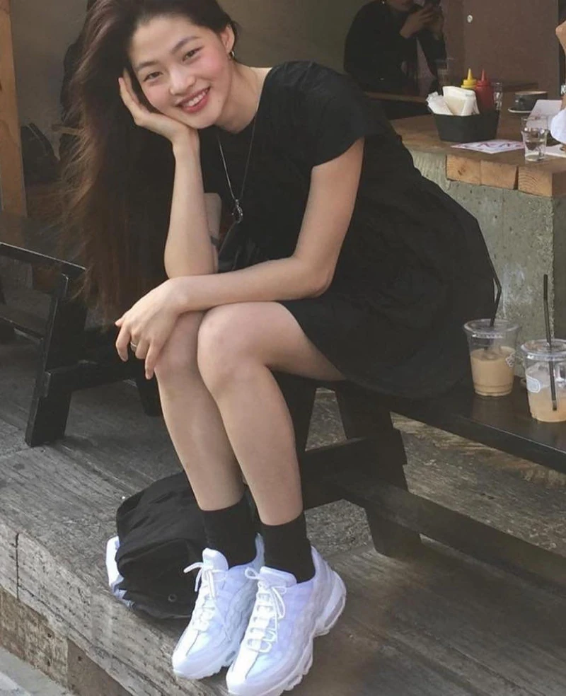 어느 룩에나 깔끔한 흰 운동화🤍 이미지1