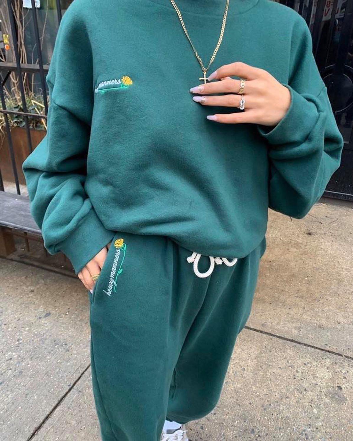 맨투맨의 계절 봄코디💚 이미지
