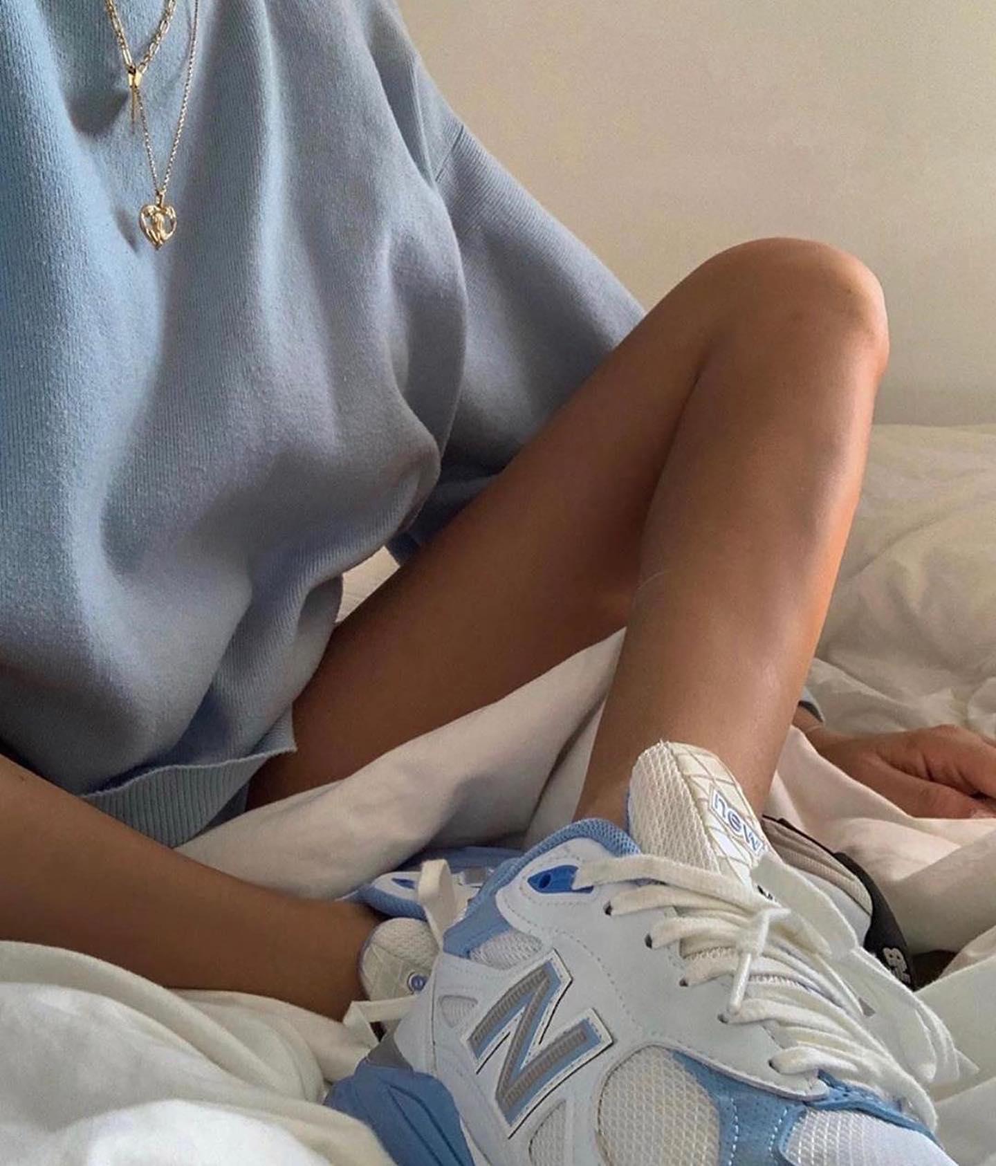 봄이니깐 운동화도 하늘색💎 이미지