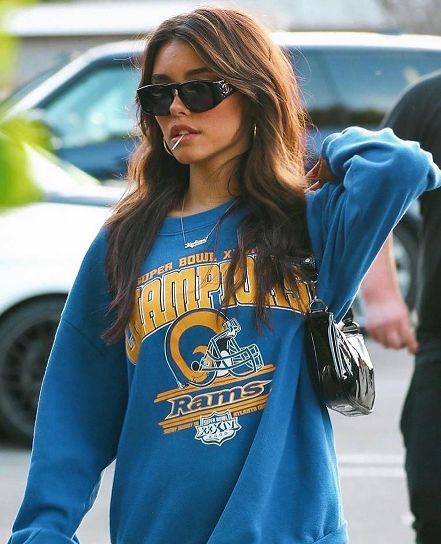 맑은 날엔 선글 바이브 😎☀️ 이미지