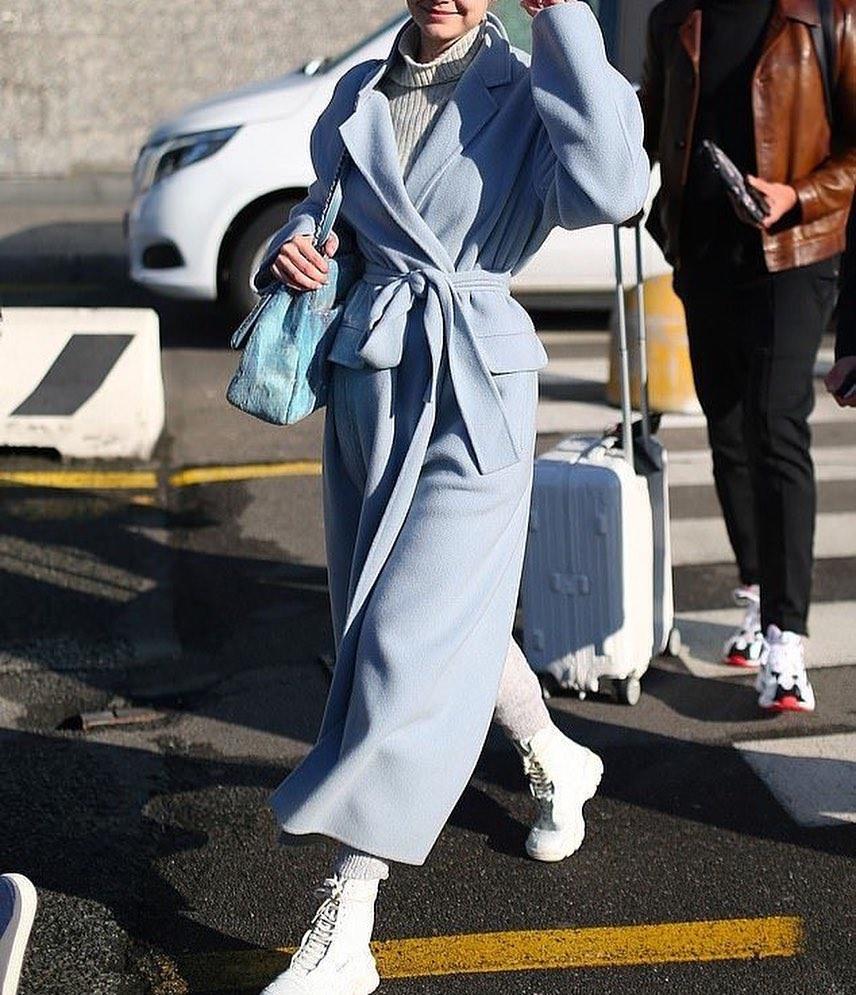 봄을 위한 산뜻한 베이비 블루🐬 이미지