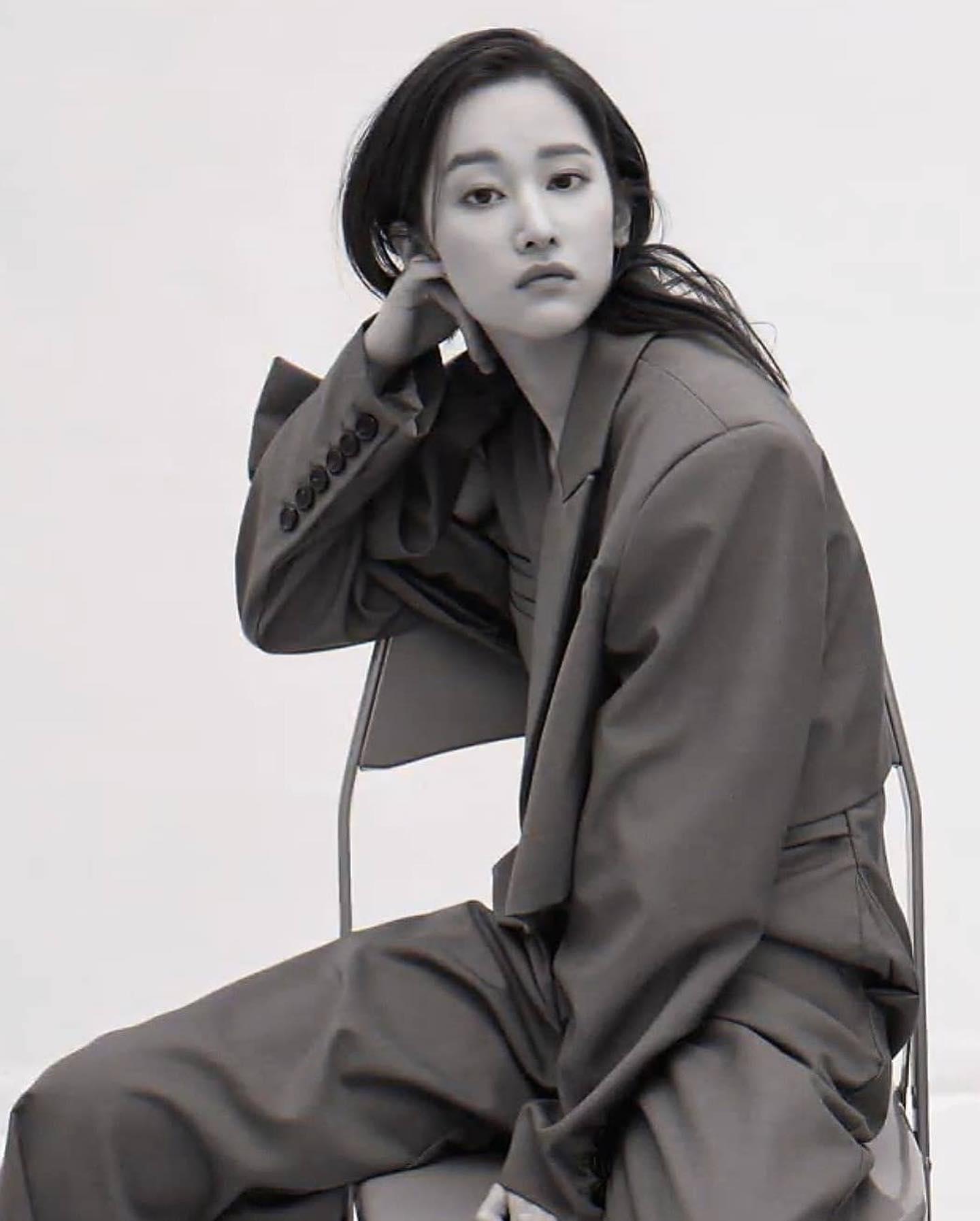 남다른 분위기의 배우 전종서🔥 이미지2