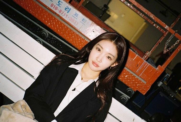 신곡으로 돌아온 청하미모💙 이미지2