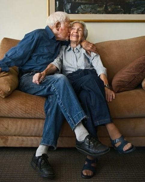 영원히 사랑해 @👵🏼❤️👨🏼‍🦳 이미지