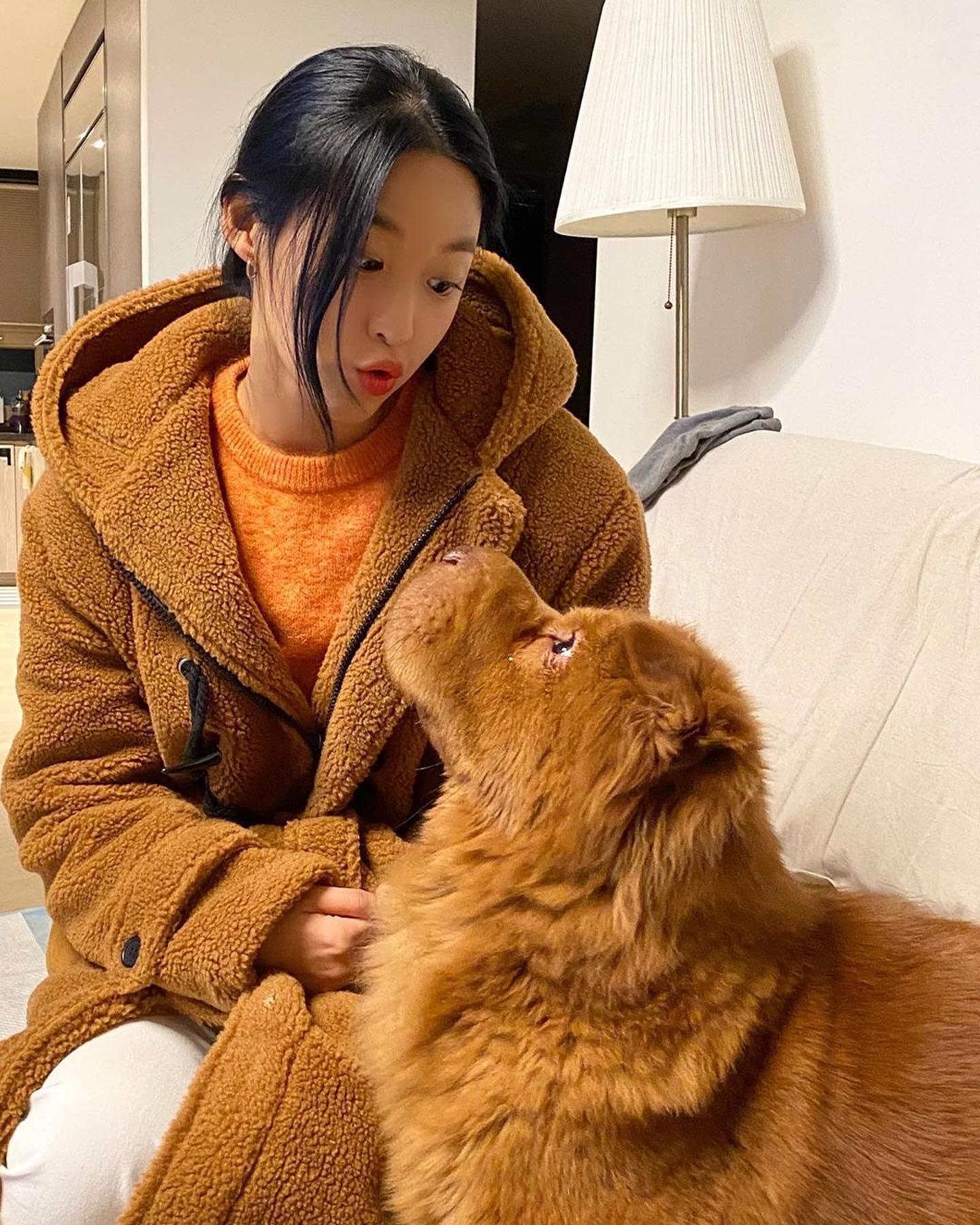 덩치의 일상 속 절친🐶🧡설현 이미지