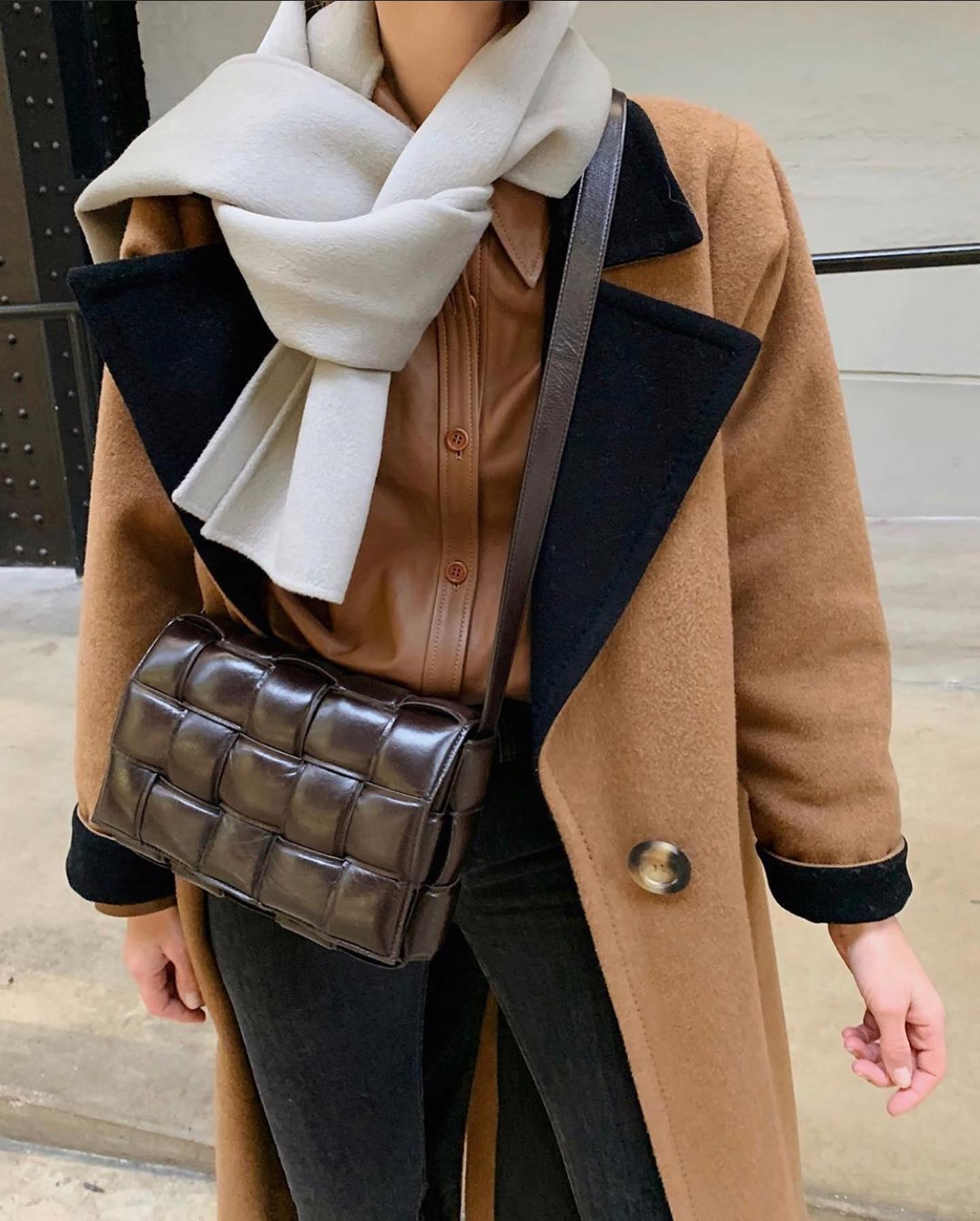 폭신 겸댕이👝보테가베네타 백 이미지