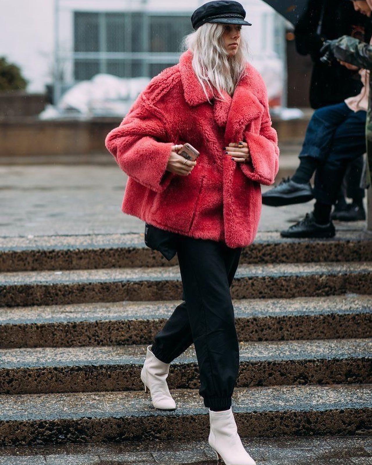 센스 있어보이는 화이트 부츠🤍 이미지