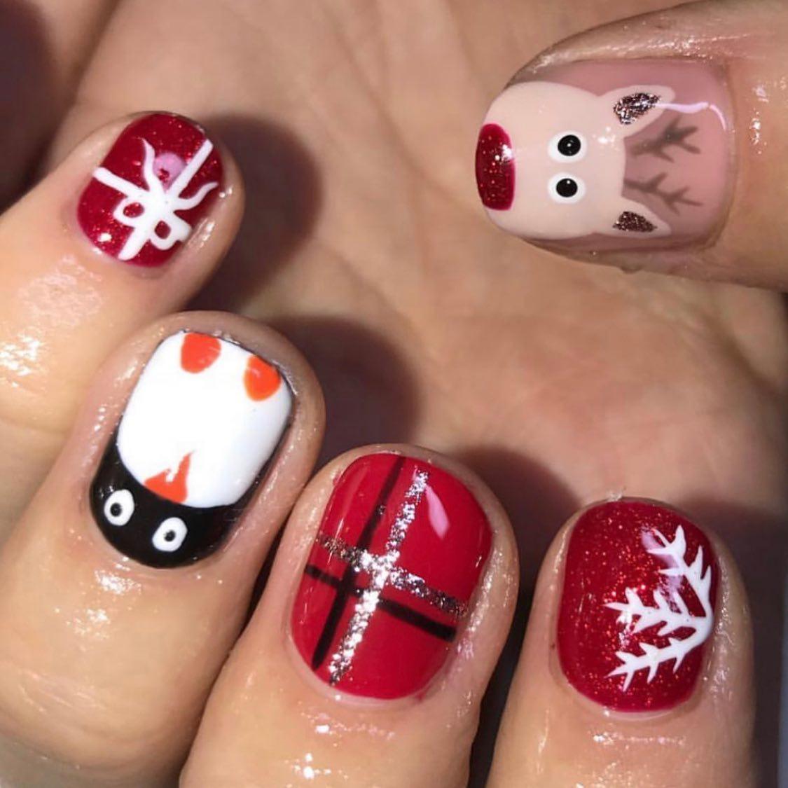 크리스마스를 더욱 빛낼 네일🎄 이미지