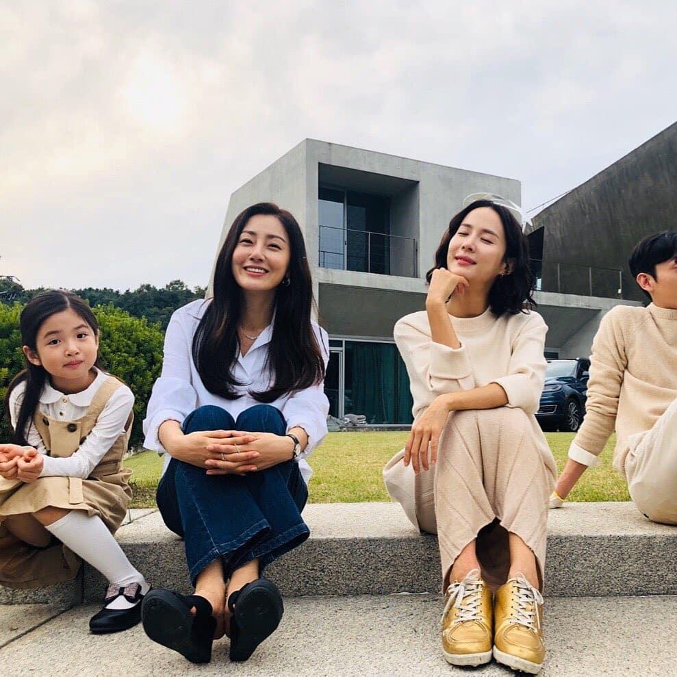 요즘 큰 돈 99억 만지는 언니❤ 이미지2