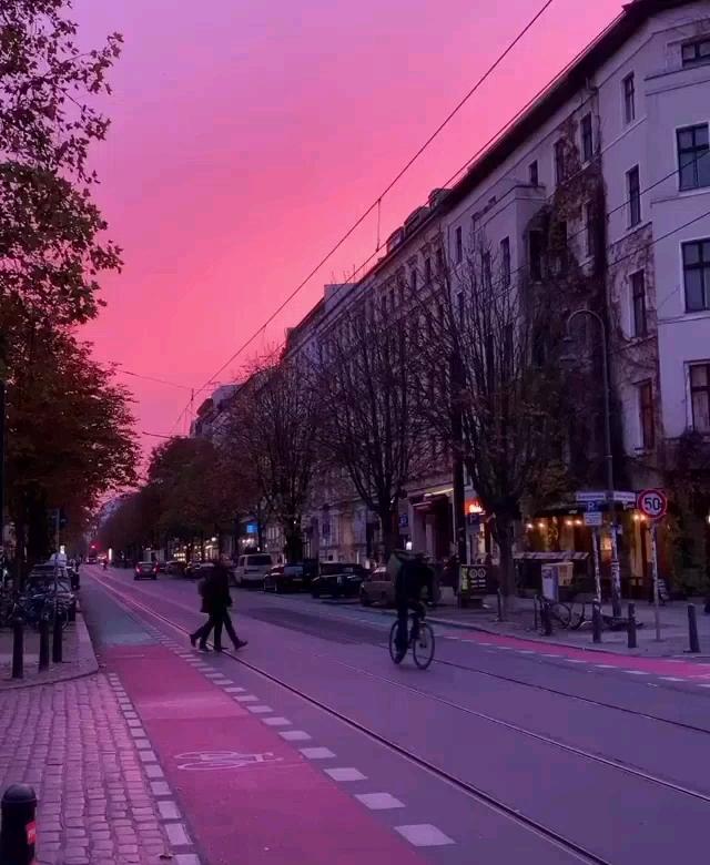 베를린의 늦은 오후 노을 🌅🇩🇪 이미지