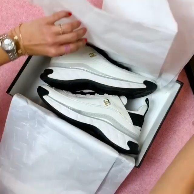 샤넬 신상 스니커즈 언패킹🏁 이미지