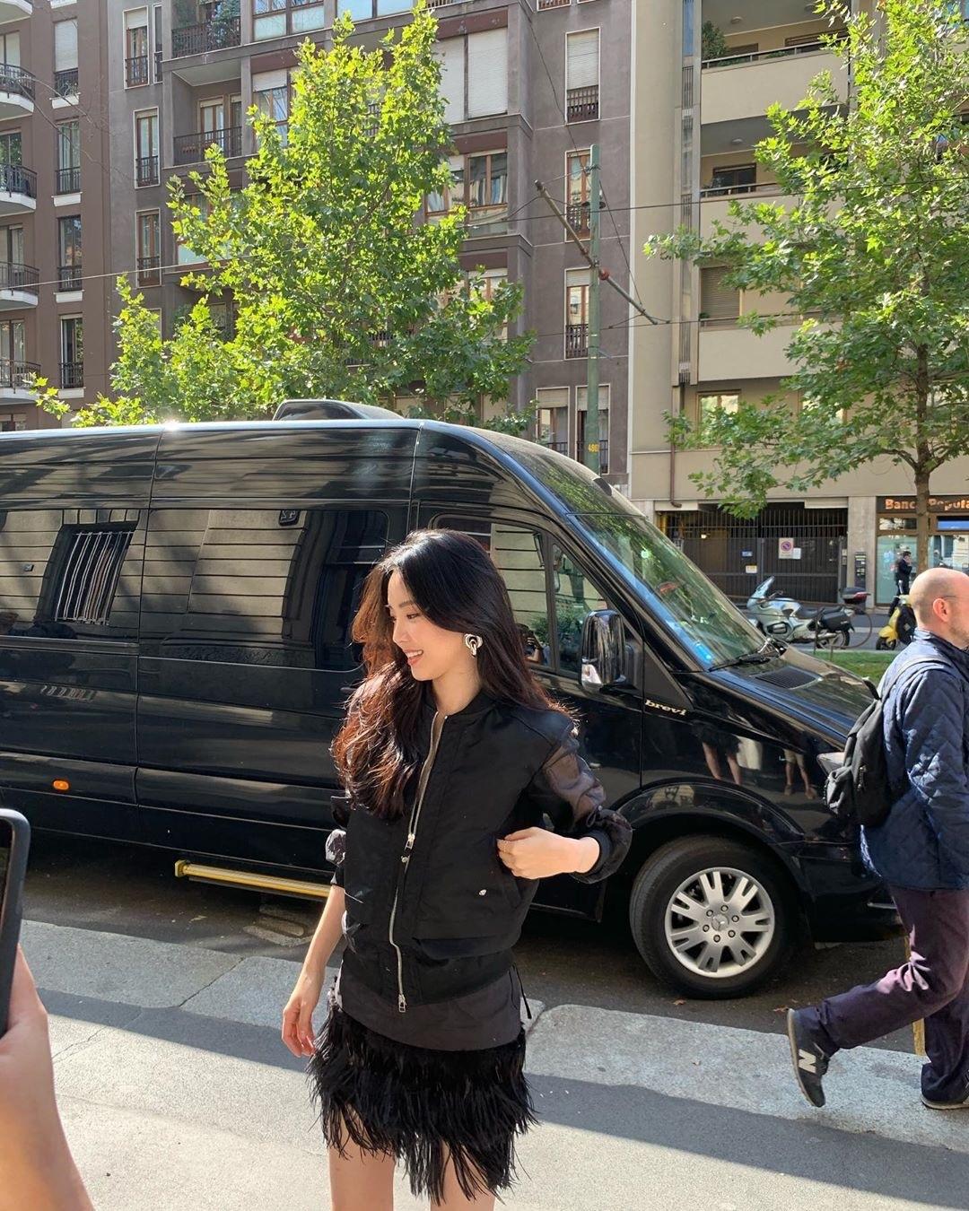 역시 손나 이쁘다 🌹🖤 이미지5