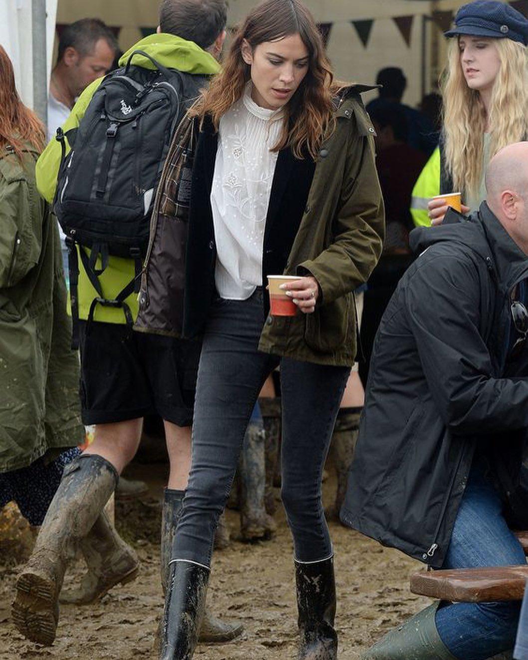 요즘엔 바버자켓 코디하기🇬🇧💨 이미지