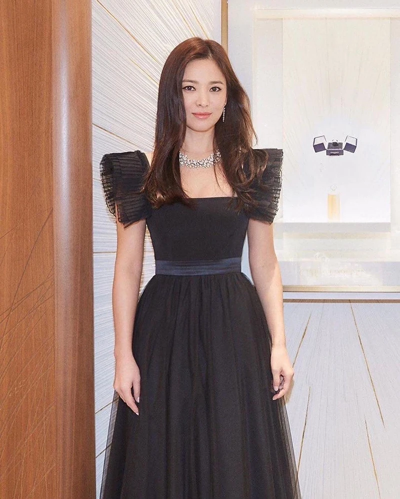 최근 송혜교 언니 🖤💍 이미지1