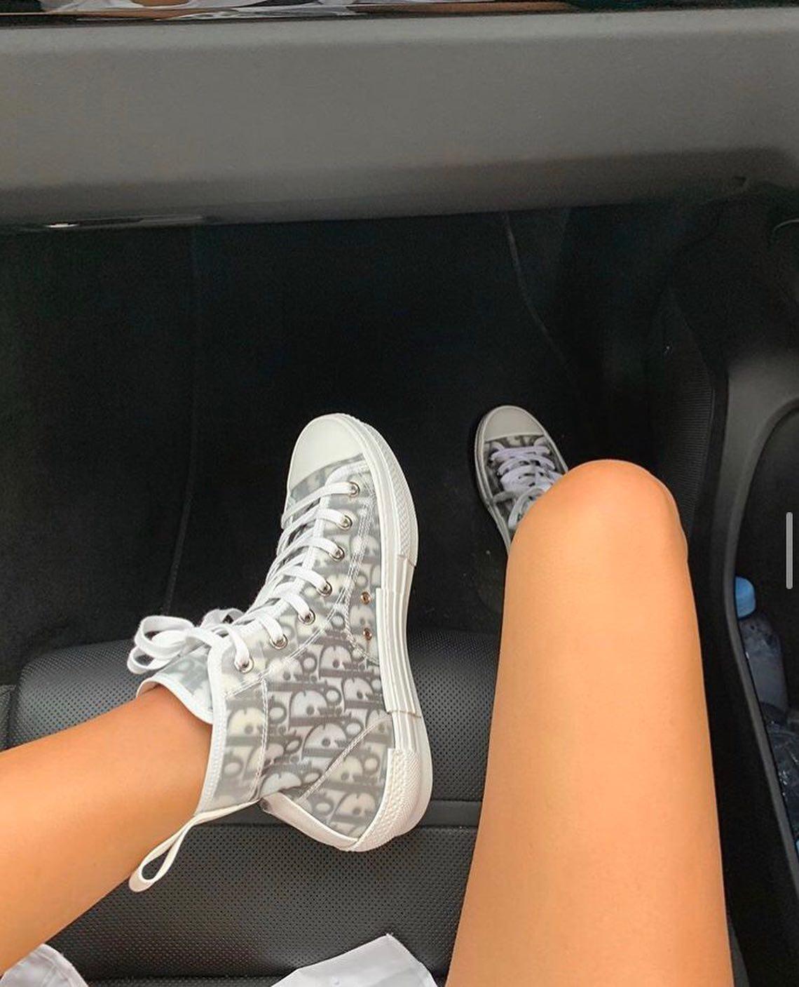 로고플레이의 디올 스니커즈😎 이미지"