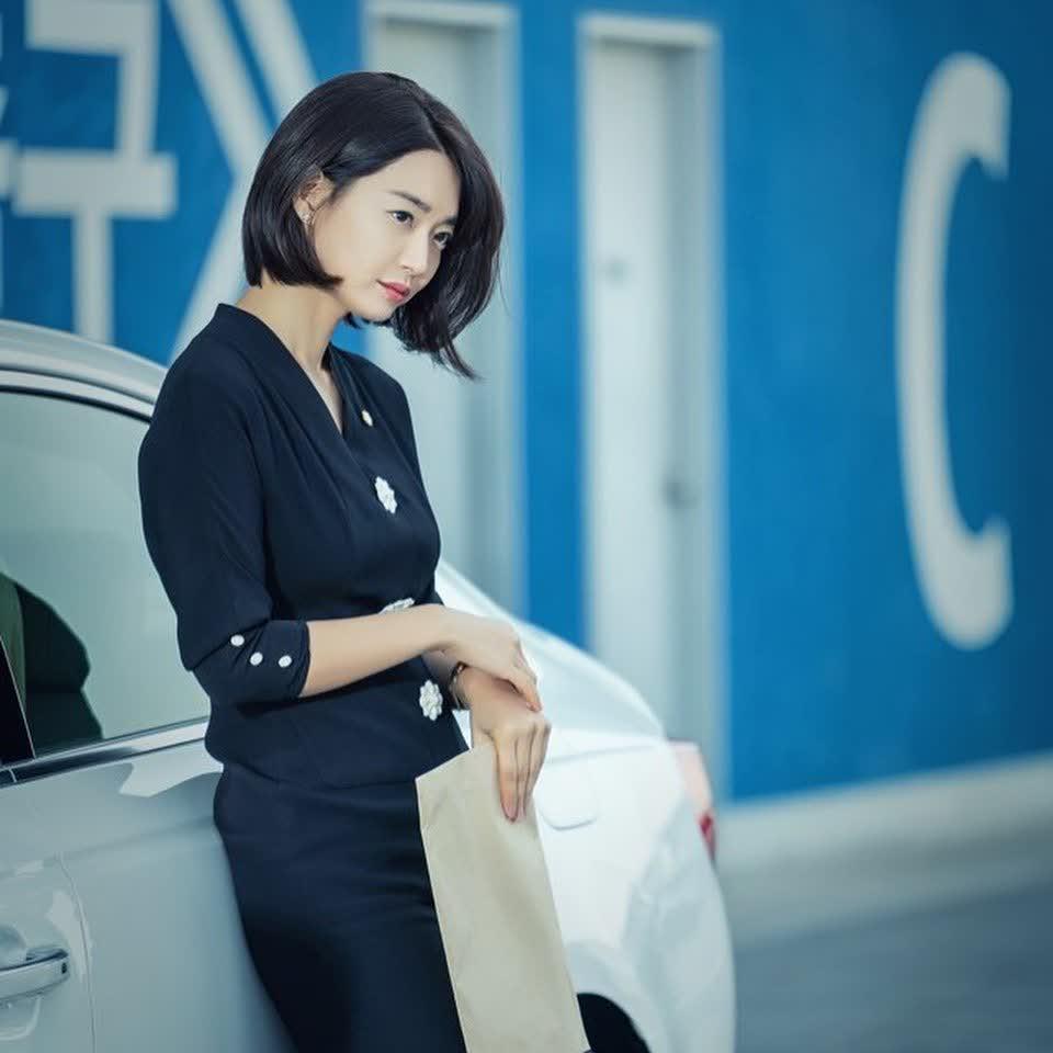 보좌관 🖤👩🏻💼 신민아 언니 이미지