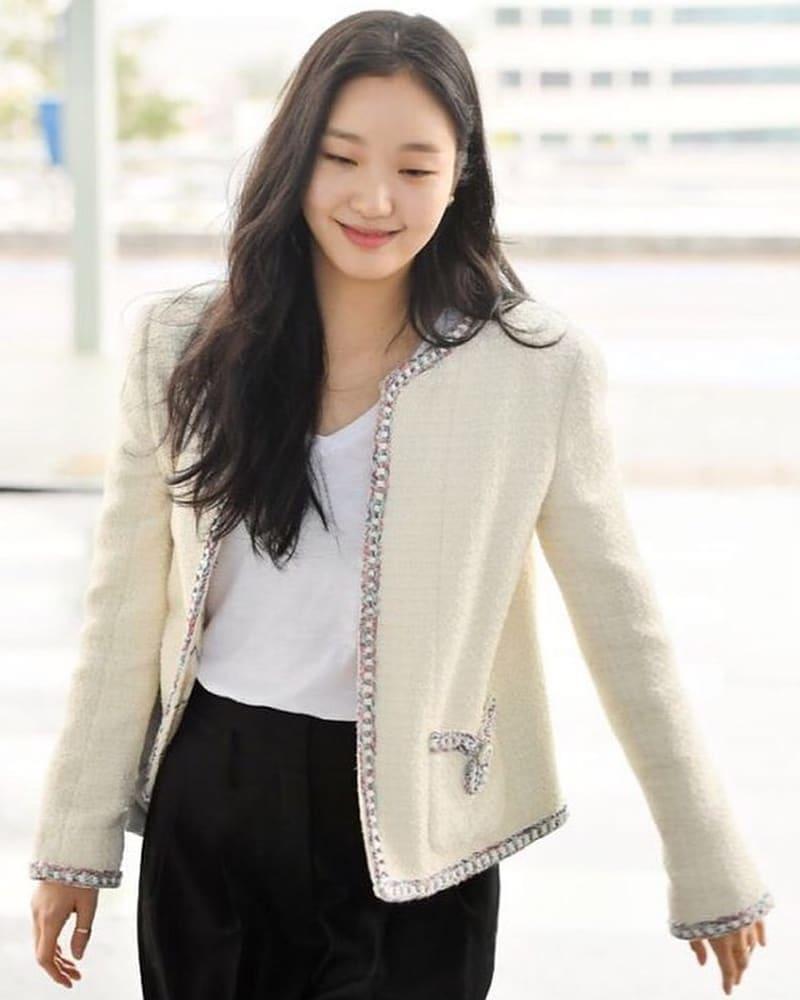 넘 예쁜🖤김고은 공항룩 이미지