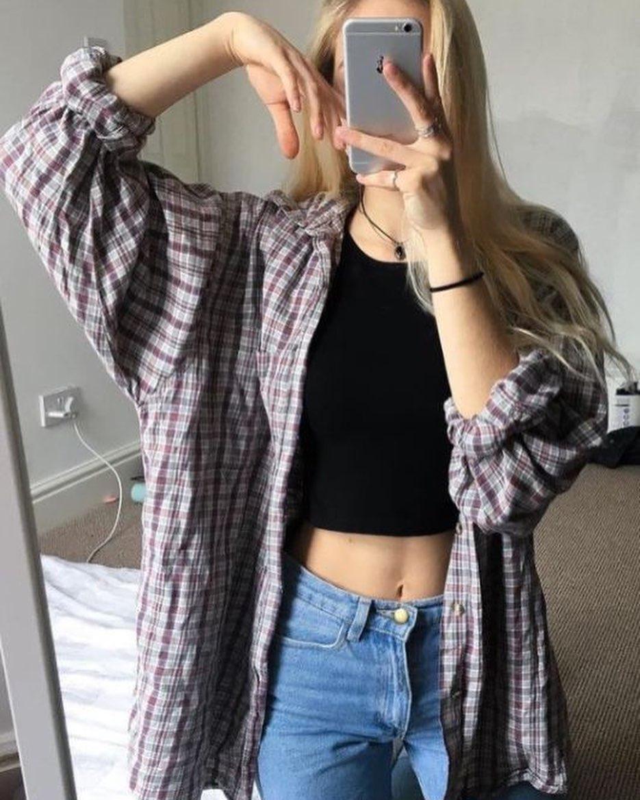 추우니까 체크셔츠 걸치기🍂💘 이미지