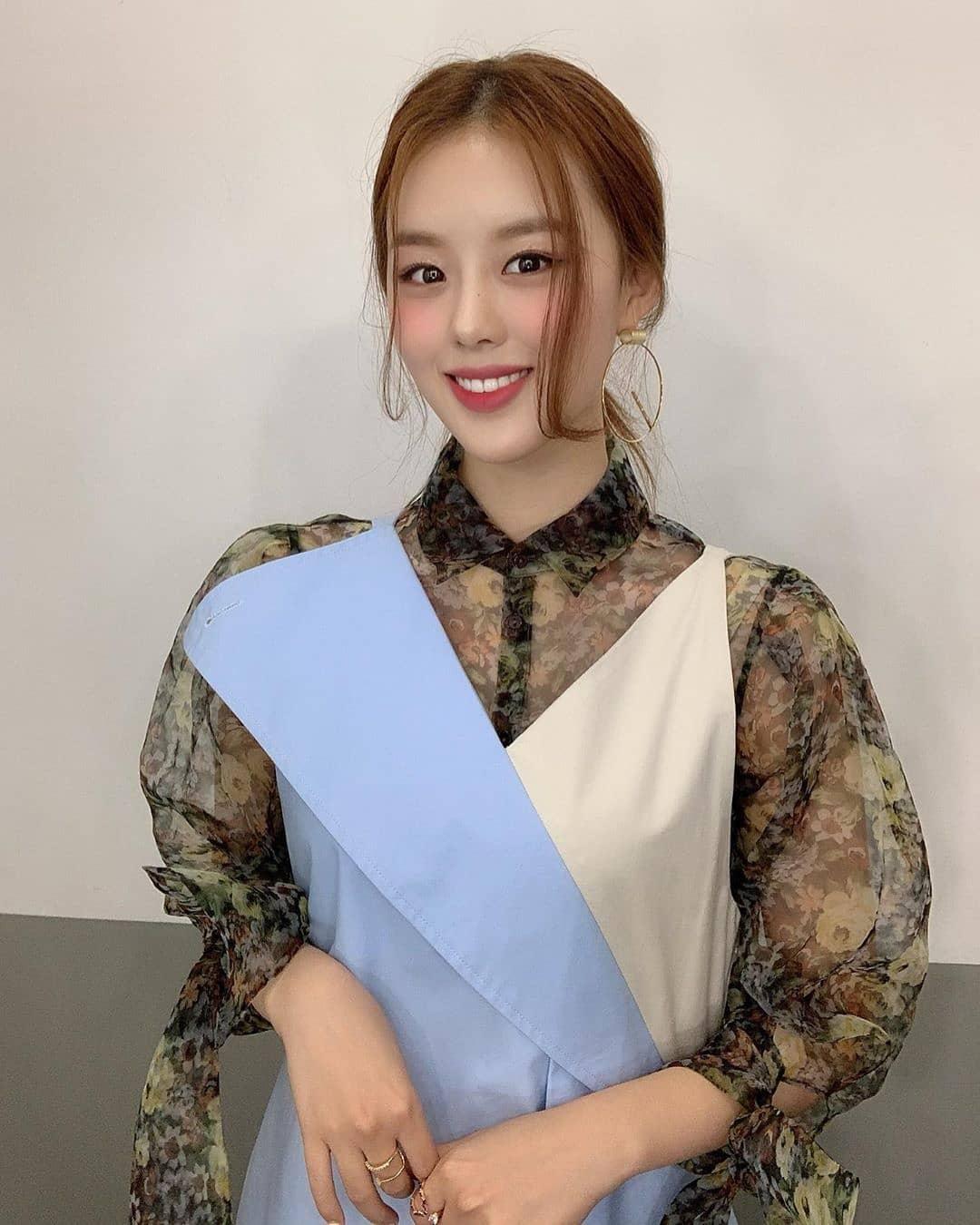 미소 심쿵 배우 이유진💙 이미지3