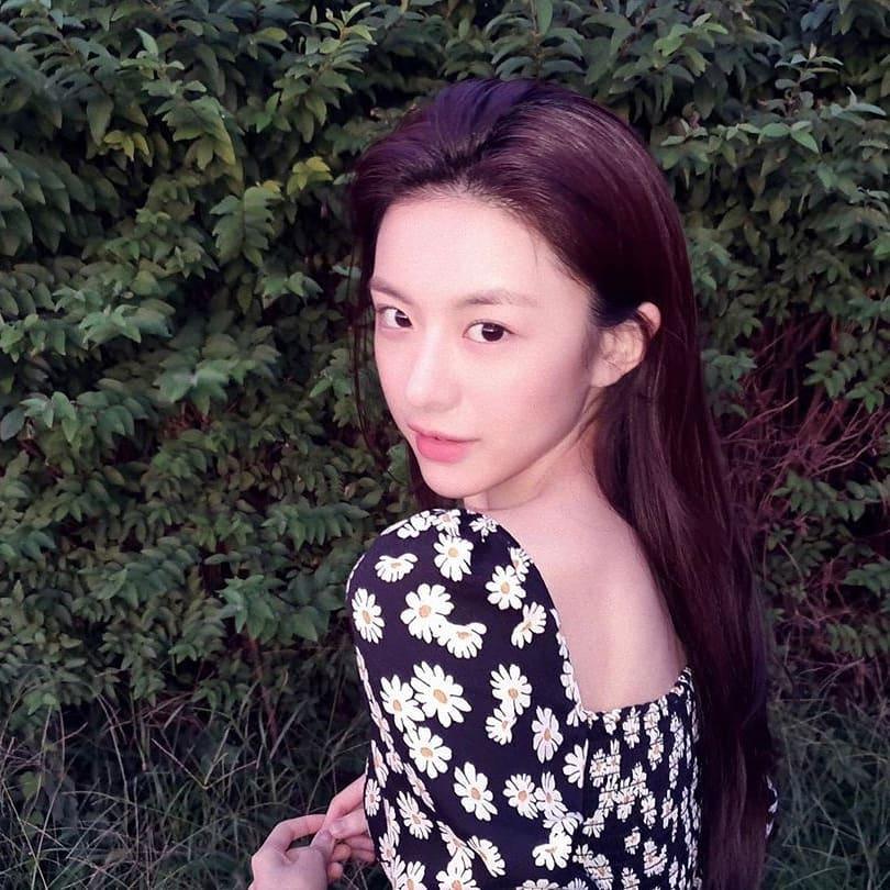 우아한 시선 강탈 🖤고윤정 이미지