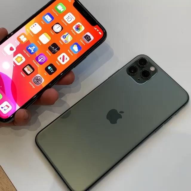 아이폰11 프로 미드나잇 그린🍏 이미지