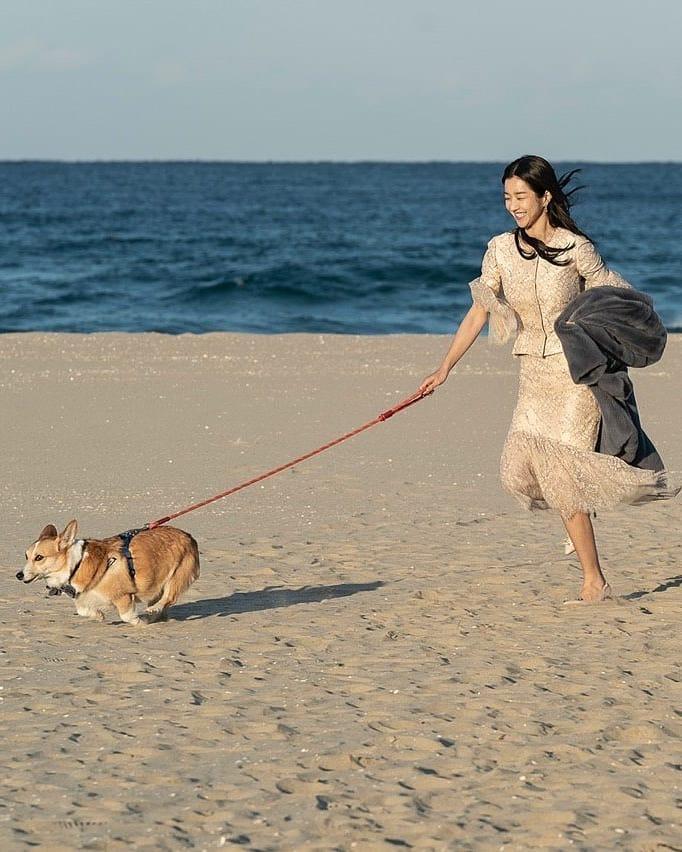 스크린으로 돌아온 서예지🖤 이미지2