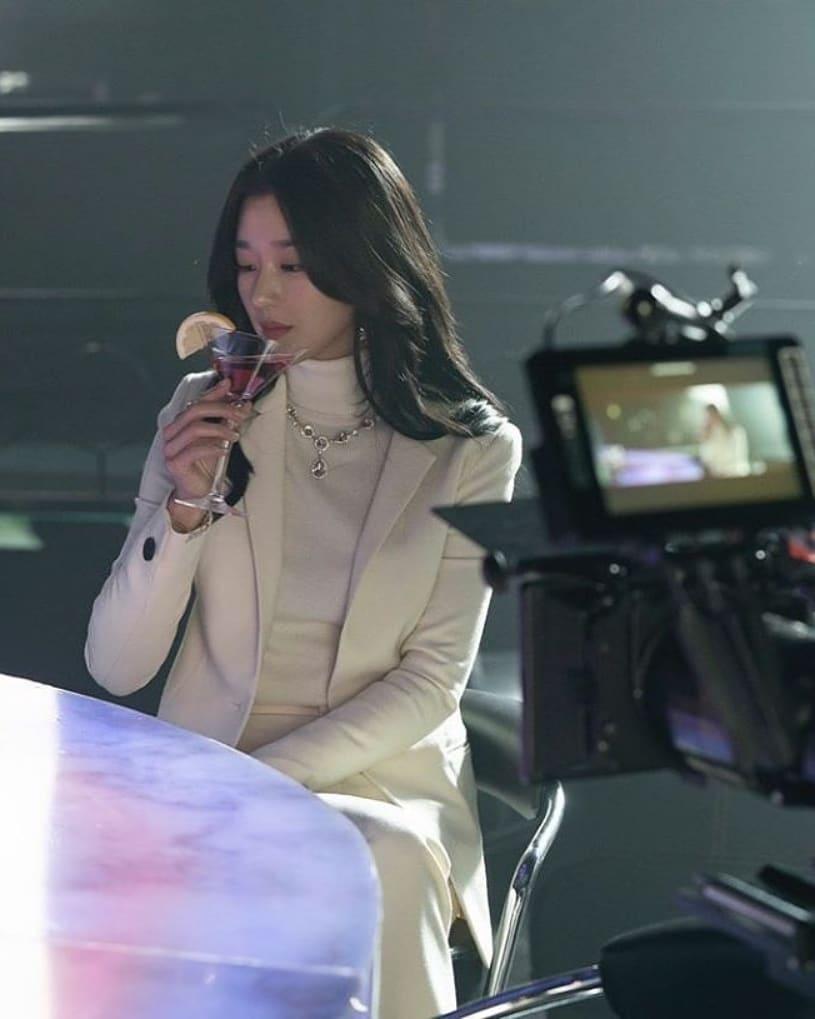 스크린으로 돌아온 서예지🖤 이미지4