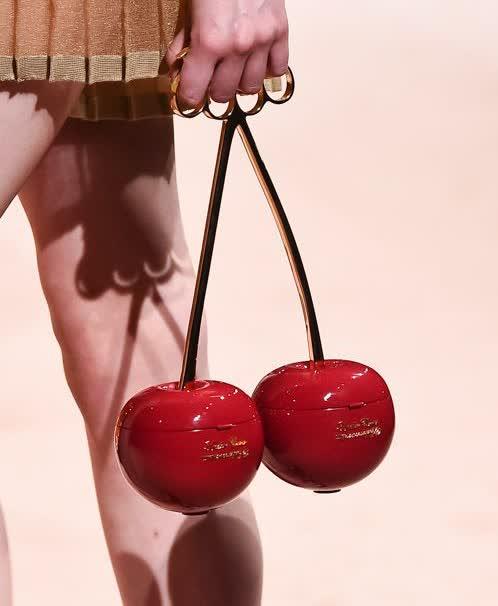 시선강탈 언더커버 체리백🍒 이미지1