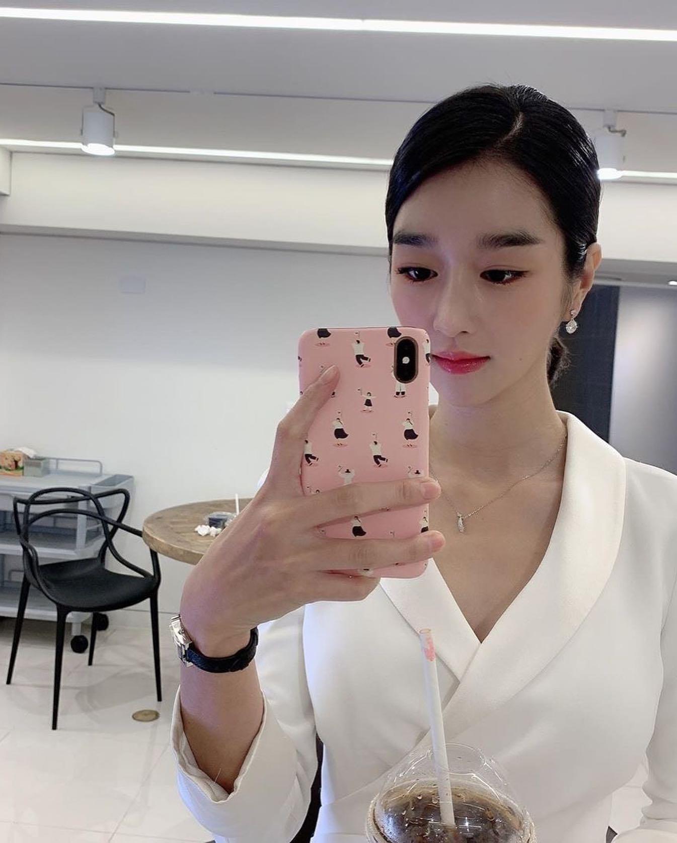 자꾸 오르는 서예지 미모전🖤 이미지3