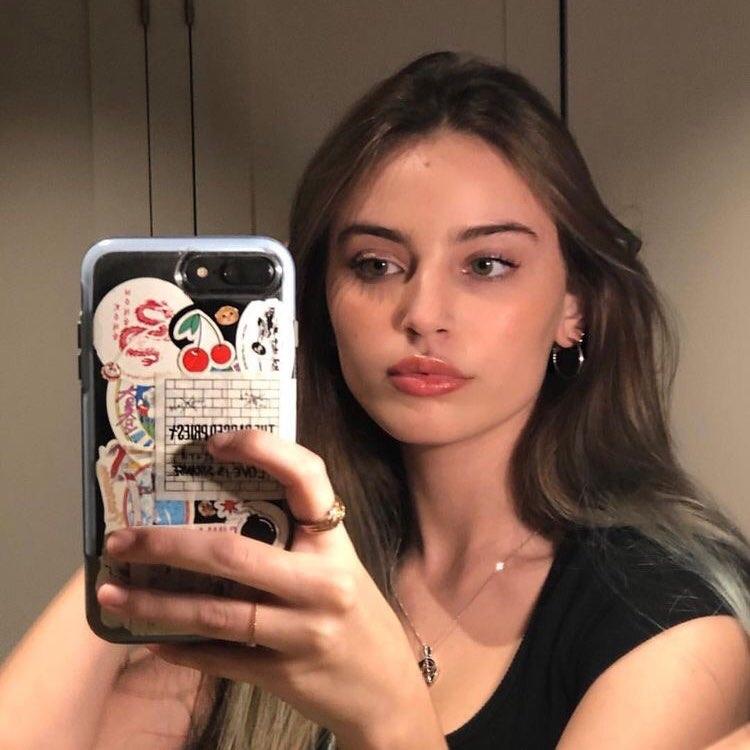 폰케이스💘 거울셀카 찍는 맛🤳🏻 이미지