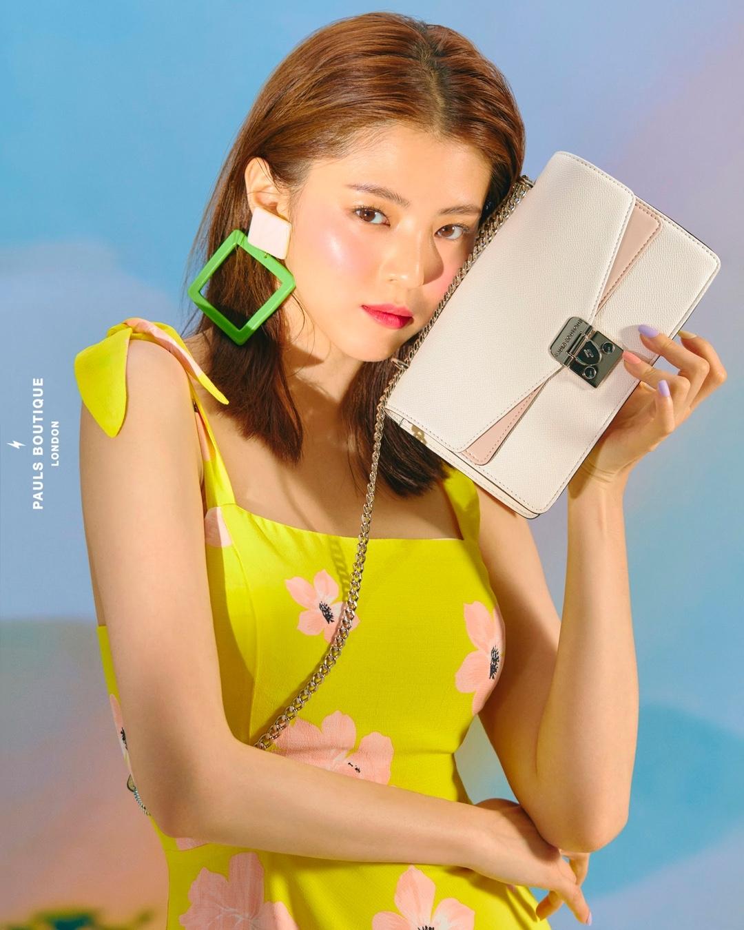 폴스부띠끄 새 뮤즈💛한소희
19년 썸머백 화보🏖 미모봐 ㄷㄷ @요렇게 여름 예쁠래🔥 이미지