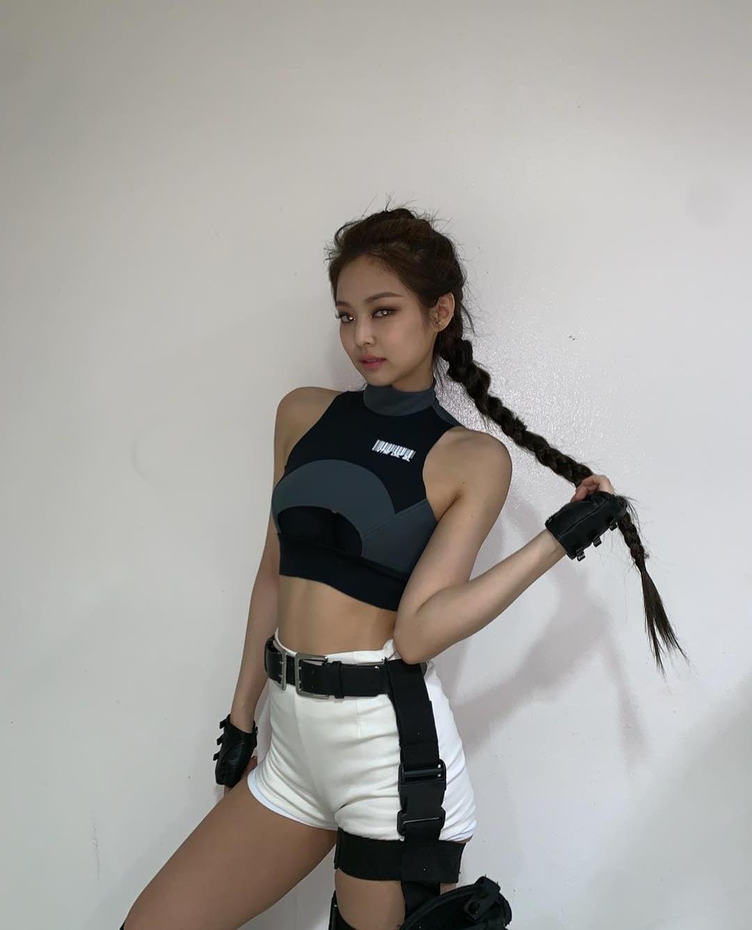 컴백 제니 🖤❤🔫 이미지